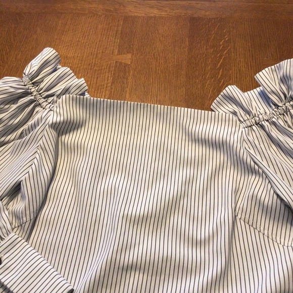 Off shoulder top in white with black stripes. EUC. - Picture 3 of 3